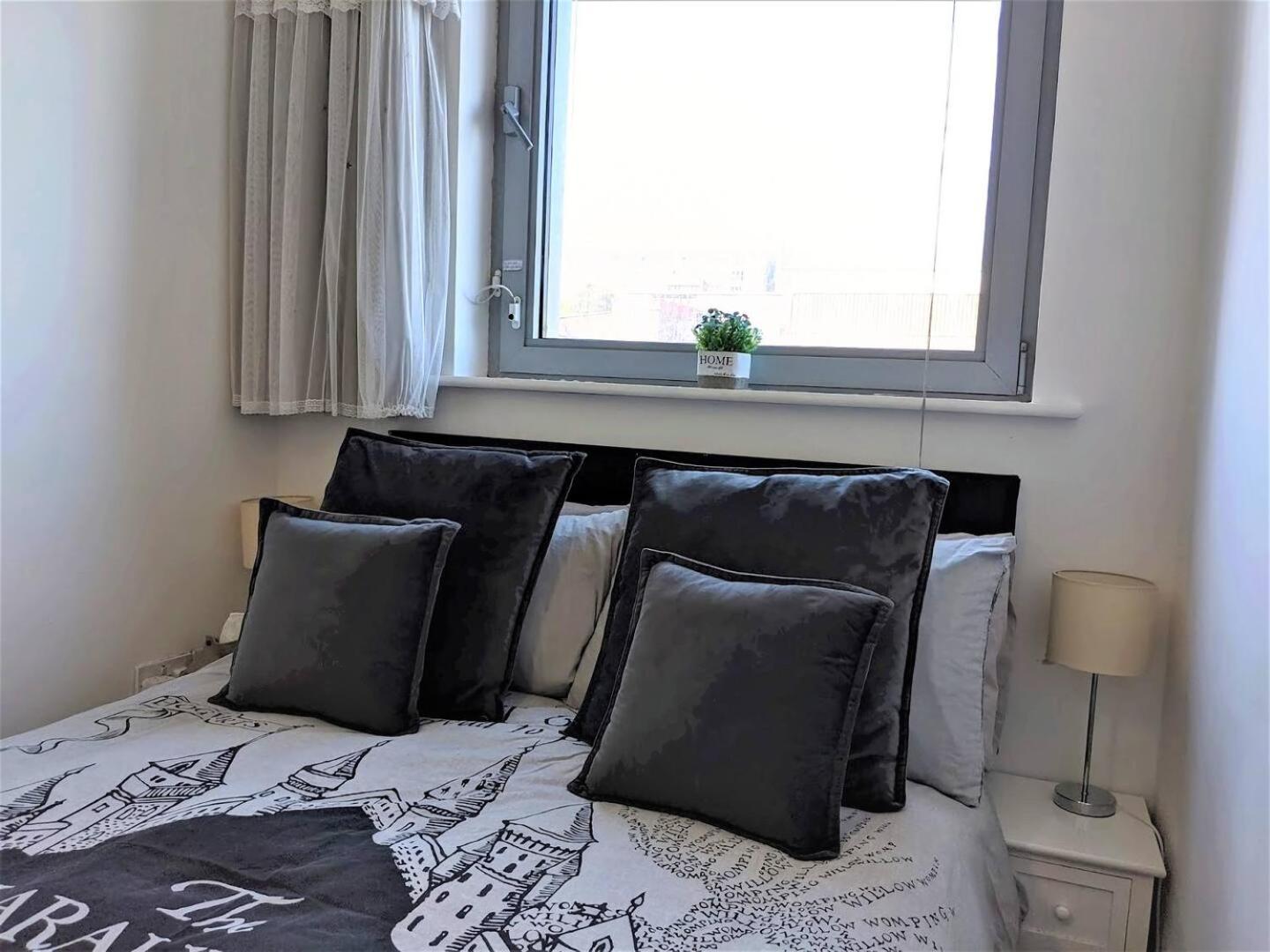 Lovely Guest Rooms In City Centre 리버풀 외부 사진