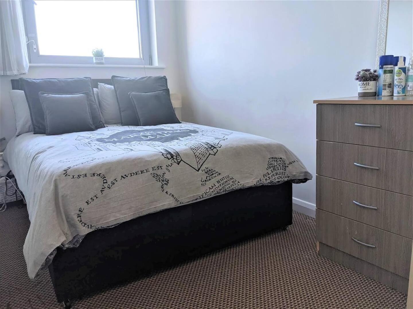 Lovely Guest Rooms In City Centre 리버풀 외부 사진