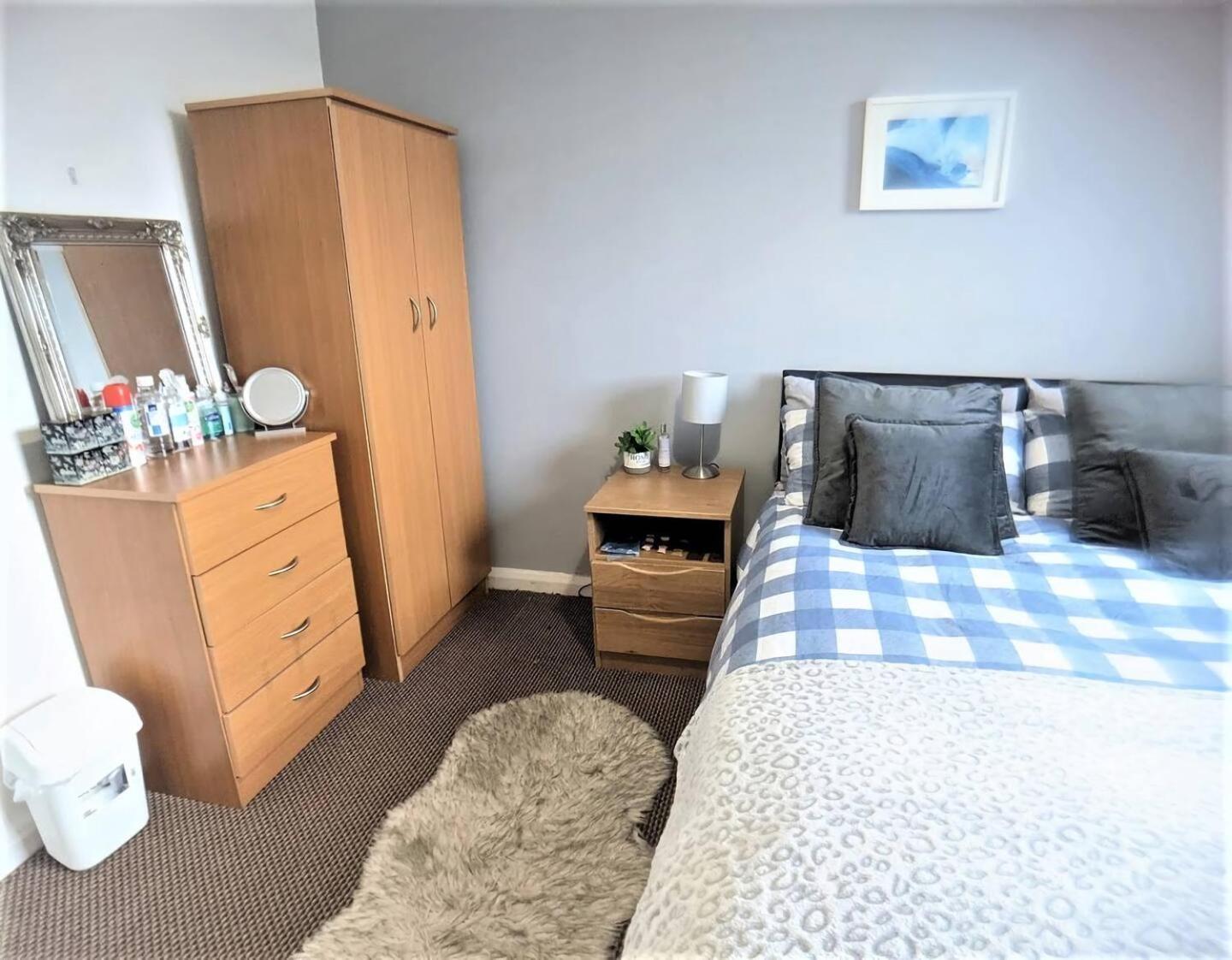 Lovely Guest Rooms In City Centre 리버풀 외부 사진