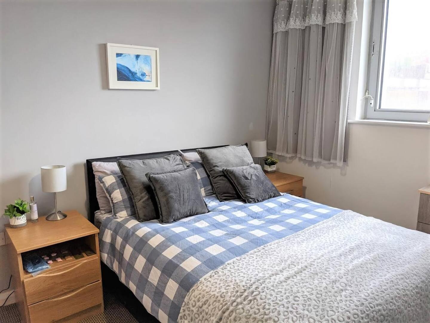 Lovely Guest Rooms In City Centre 리버풀 외부 사진