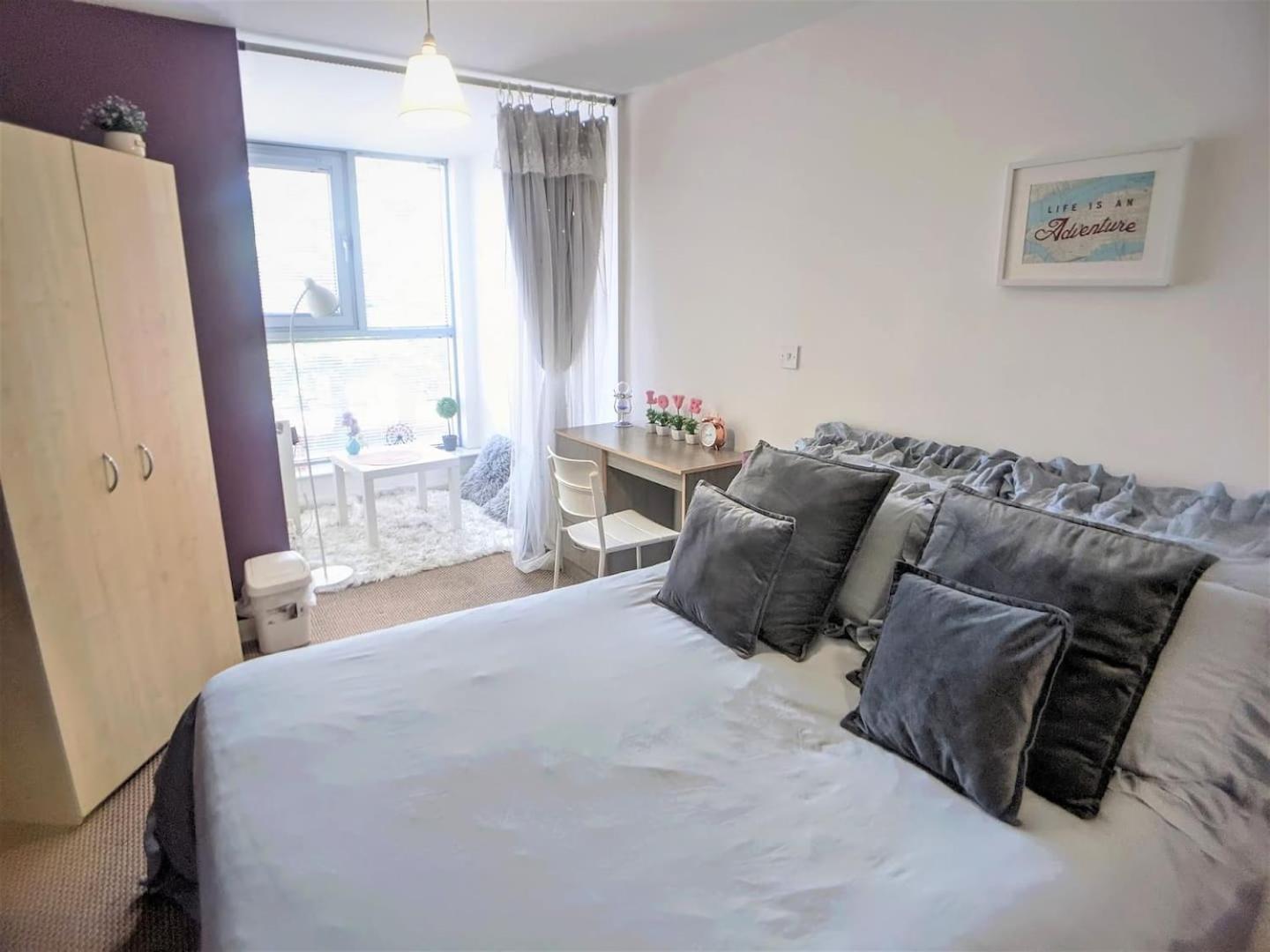 Lovely Guest Rooms In City Centre 리버풀 외부 사진
