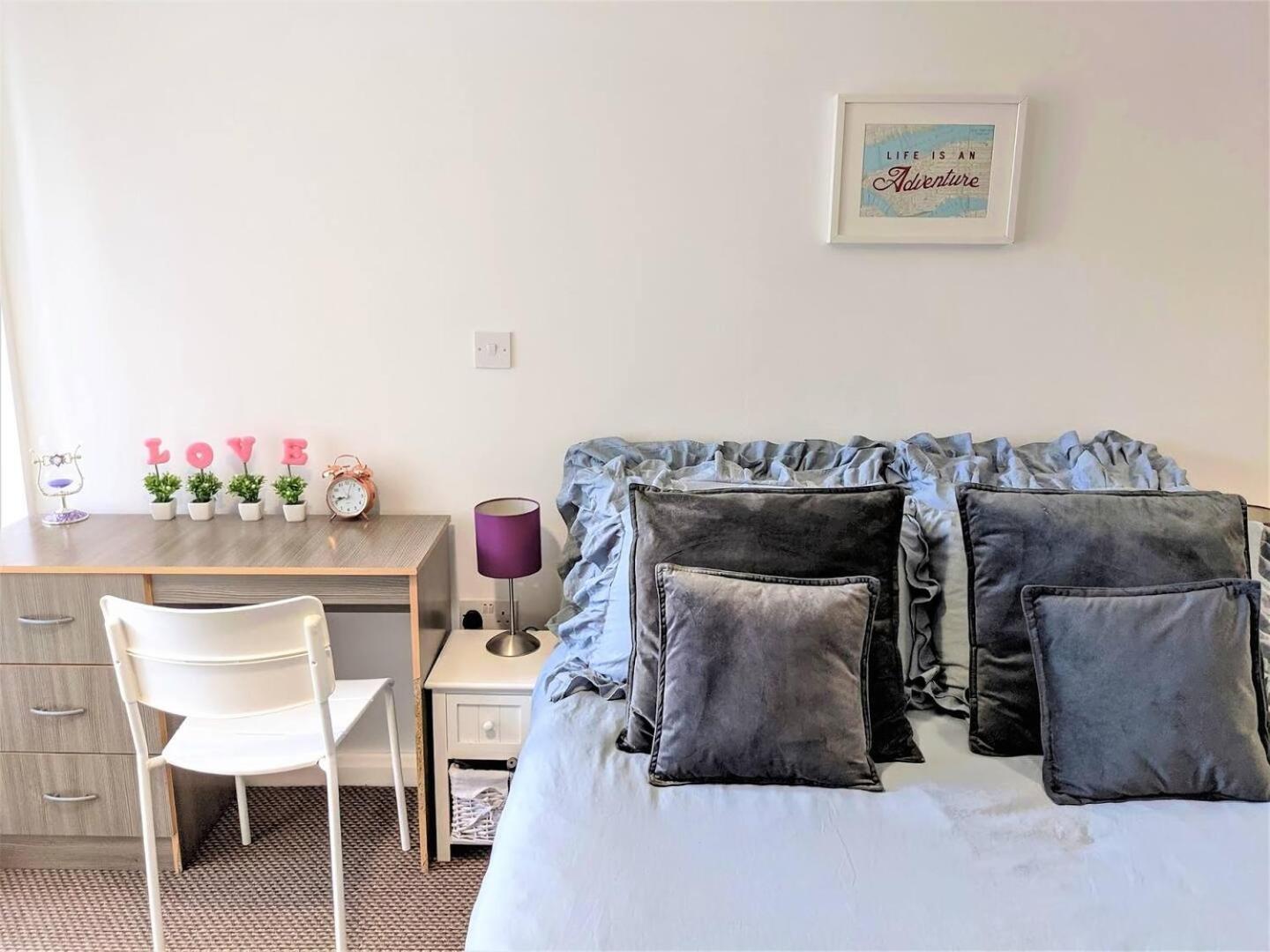 Lovely Guest Rooms In City Centre 리버풀 외부 사진